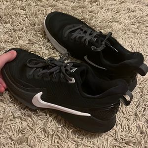 Kobe womens basketball shoes, great condition, just to small.